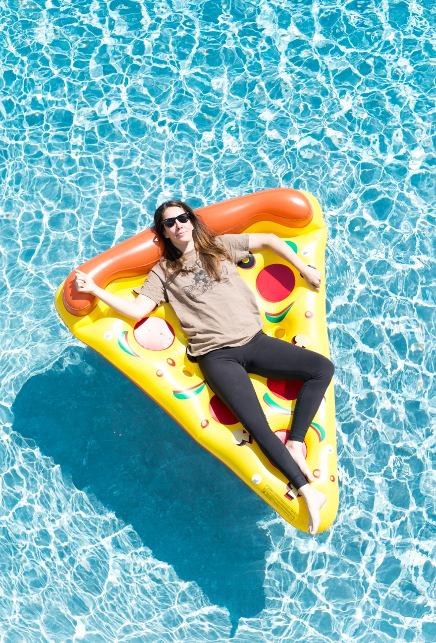 Lifestyle Portrait - Pizza Pool Party